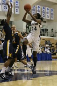 MARISSA AMENDOLIA/THE HOYA Sophomore guard Sugar Rodgers scored 30 points Tuesday night against the Mountaineers.