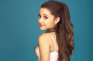 SUPERMUSIC Ariana Grande’s impressive vocals bring real style to her album, and her powerful collaborations with other artists make it a sure success. 