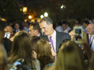 NATE MOULTON/THE HOYA The new Spanish monarch, King Felipe VI (GRD ’95), accompanied by Queen Letizia, was thronged by students and security during his visit to campus Wednesday night.