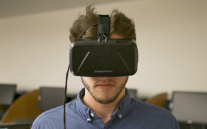 ROBERT CORTES FOR THE HOYA Students and faculty can sign up for 15-minute sessions at the Gelardin New Media Center to use the Oculus Rift virtual reality headset from this Wednesday to Dec. 18.