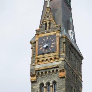 DANIEL SMITH/THE HOYA Georgetown campus police are investigating after the Healy Tower clock hands were stolen early Monday morning.